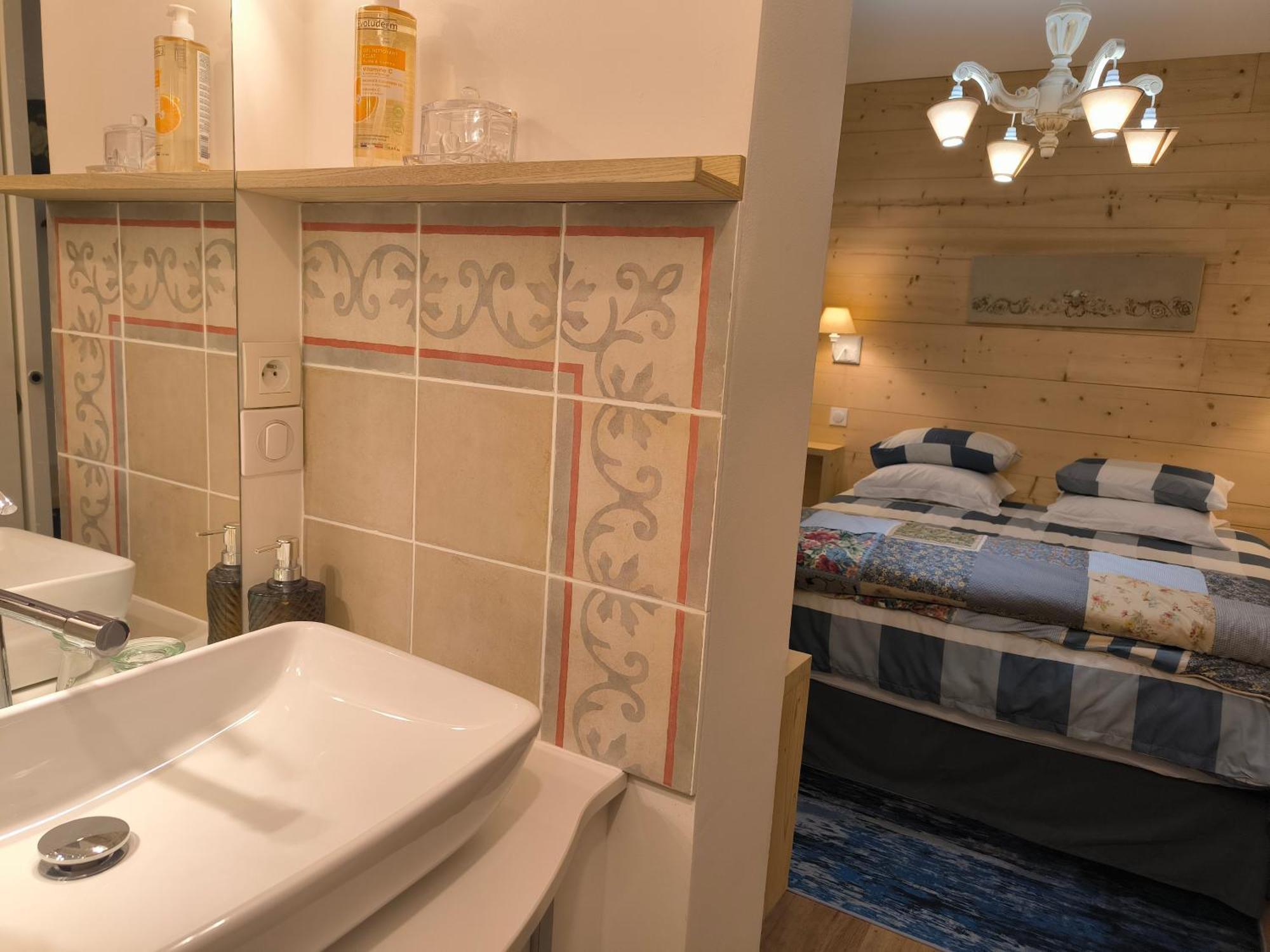 Bed and Breakfast La Frenaie Saint-Cyr-sur-le-Rhone Exterior foto