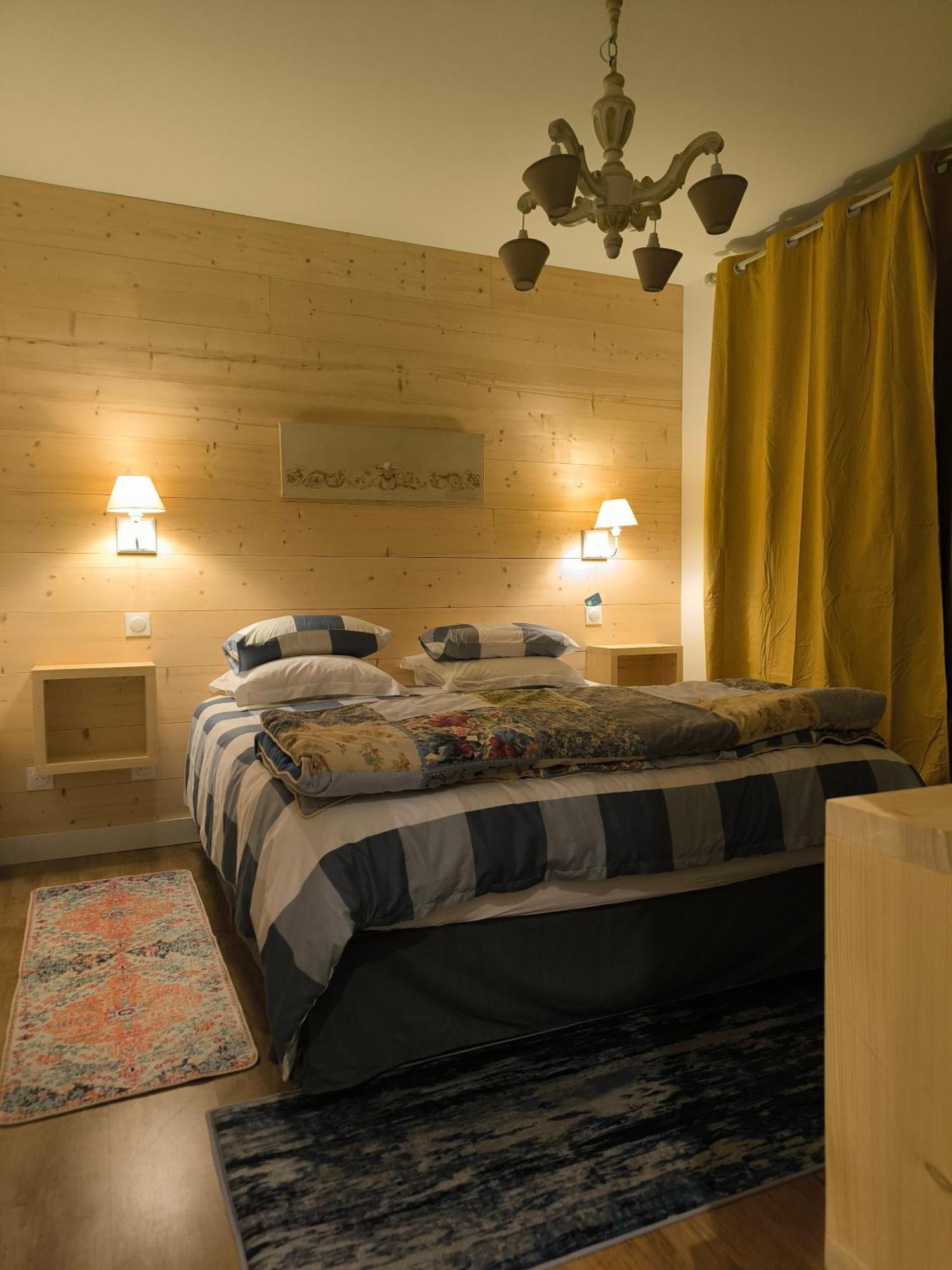 Bed and Breakfast La Frenaie Saint-Cyr-sur-le-Rhone Exterior foto